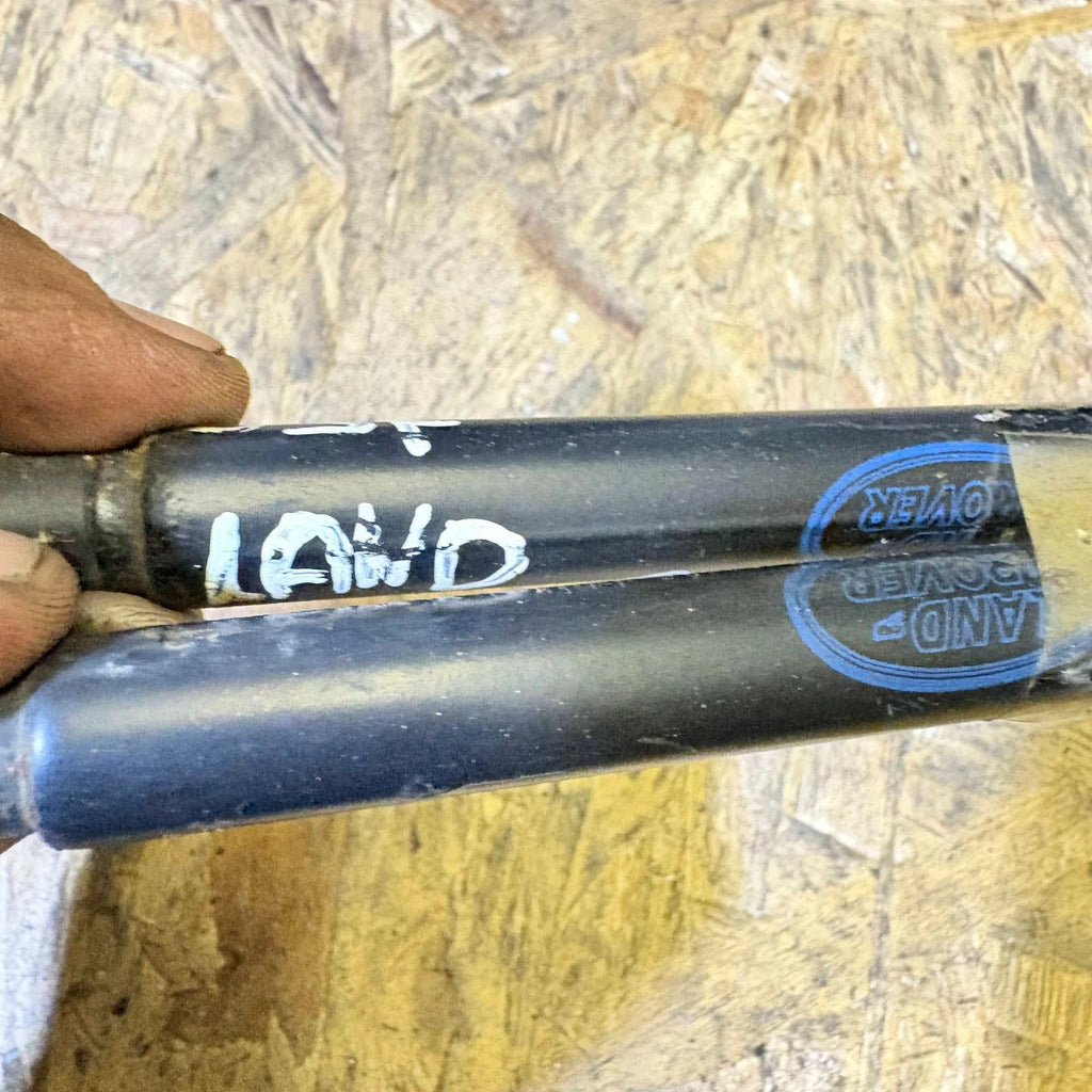 LR009106 Land Rover Bonnet Gas Struts Pair - D3 05-09 / D4 10-16 / RRS 05-13