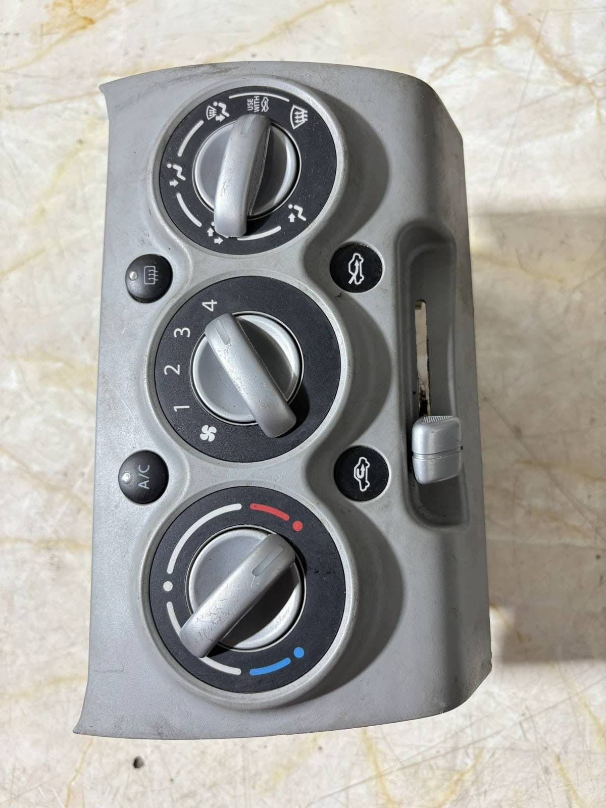 SUZUKI ALTO MK7 2009-2014 K10 HEATER CLIMATE CONTROL SWITCH KNOBS DIALS