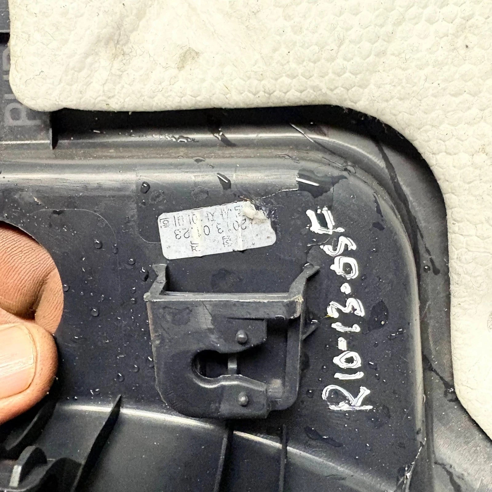 2014-2019 Kia Soul RH/OS Front Door Cowl Trim Kick Panel 85826B2000EQ