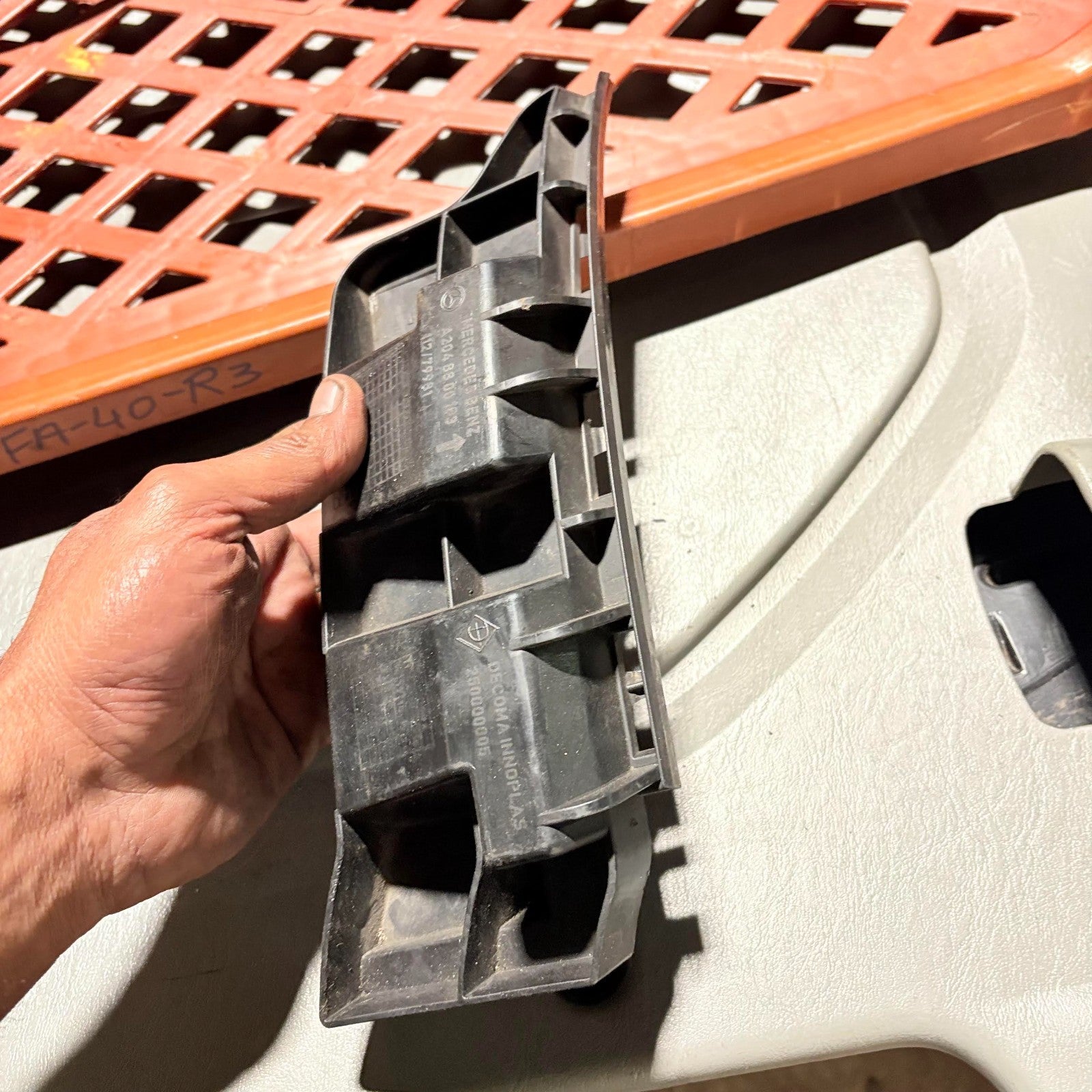 MERCEDES-BENZ C CLASS 2007 REAR BUMPER SUPPORT MOUNT BRACKET LEFT PASSENGER SIDE