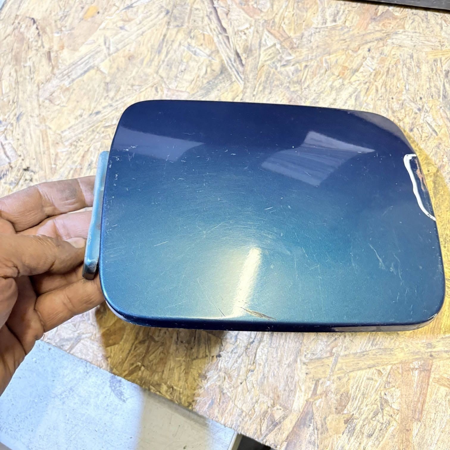 Mitsubishi Shogun FUEL TANK FLAP LID COVER DIESEL 2003
