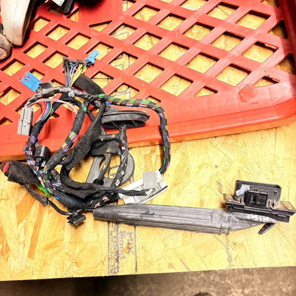 Volvo C30 2006-2013 Driver Front Right Door Wiring Loom Harness 31295053-AC R-De