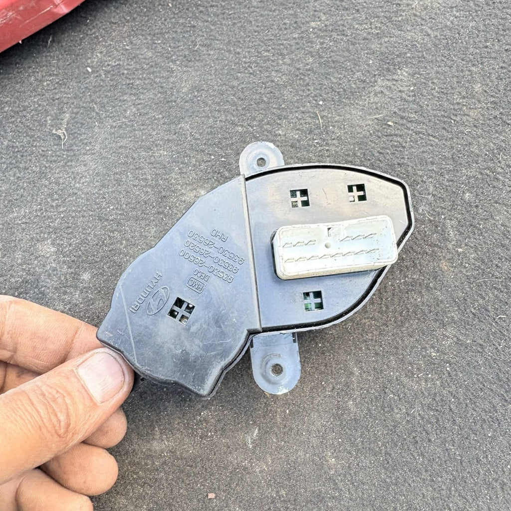 Hyundai Santa Fe 2001-2006 Driver Front Door Switch Pack 9353026500