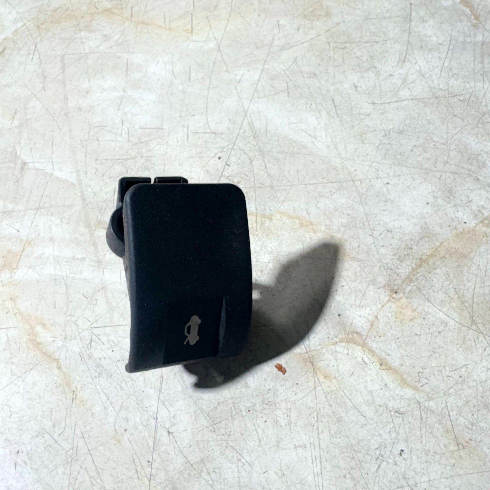 DODGE 2006 BONNET RELEASE SWITCH