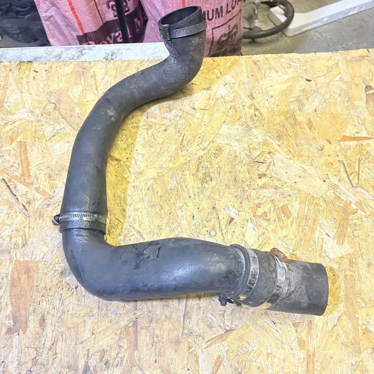 Land Rover Freelander 2 2.2 TD4 Intercooler Inlet Hose LR009799 2007-2010