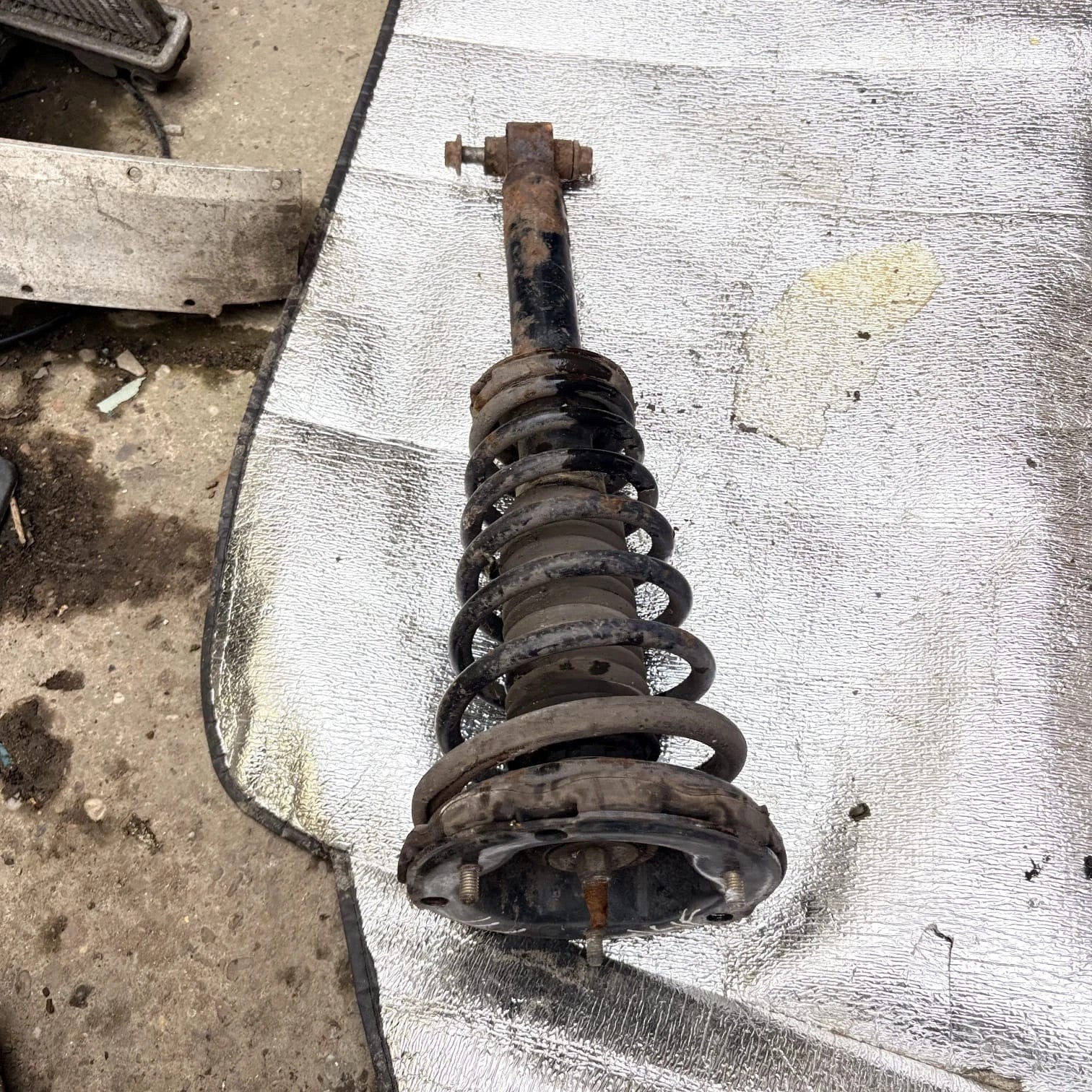 Nissan Primera P11 Strut Shock Absorber Driver Front Side OSF RH