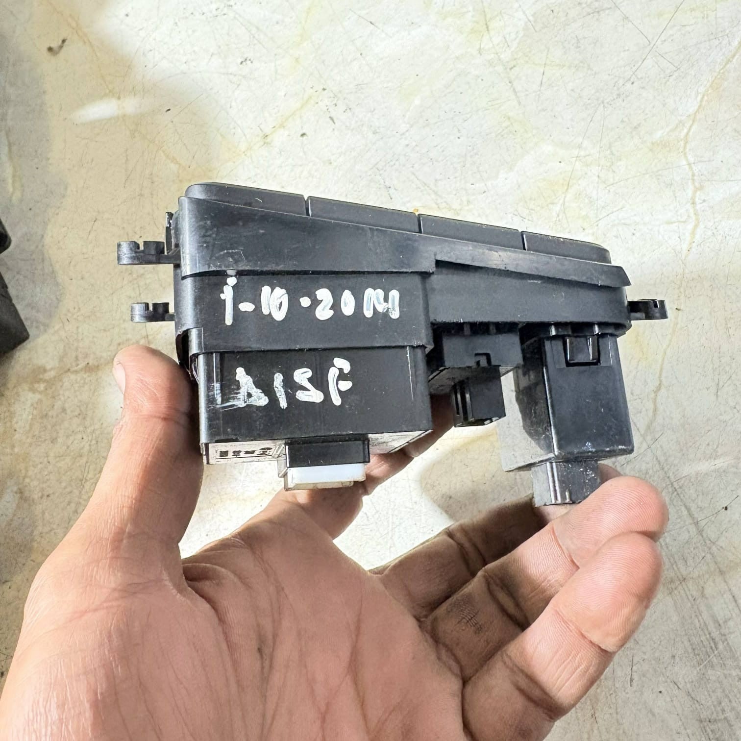 HYUNDAI I10 MK2 2014 HEADLIGHT LEVEL ADJUSTMEN TRACTION CONTROL SWITCH 299131553