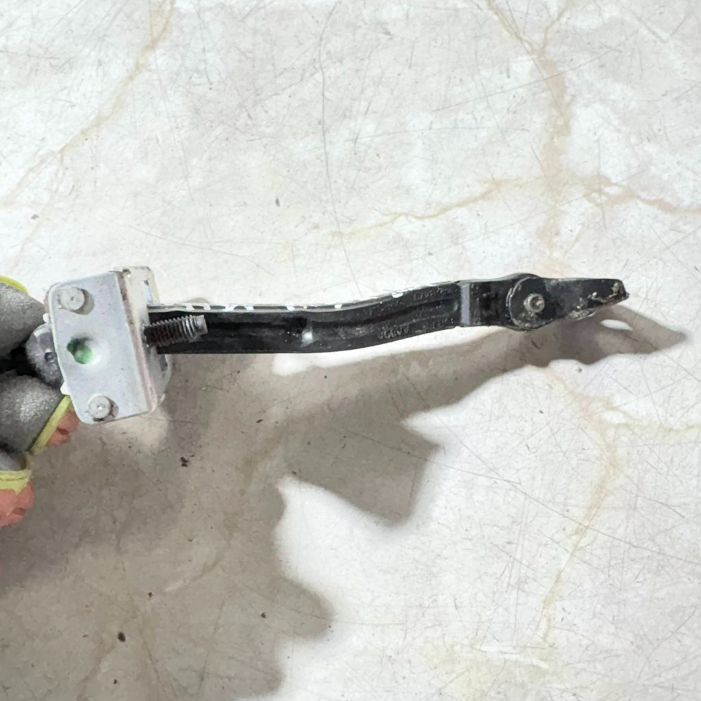 Ford Fiesta 2007 Front Passenger Left Door Stop Check Hinge Strap