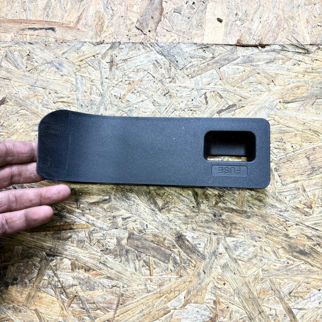 HONDA JAZZ 01-08 INTERIOR DASH FUSE BOX COVER LID BLACK TRIM