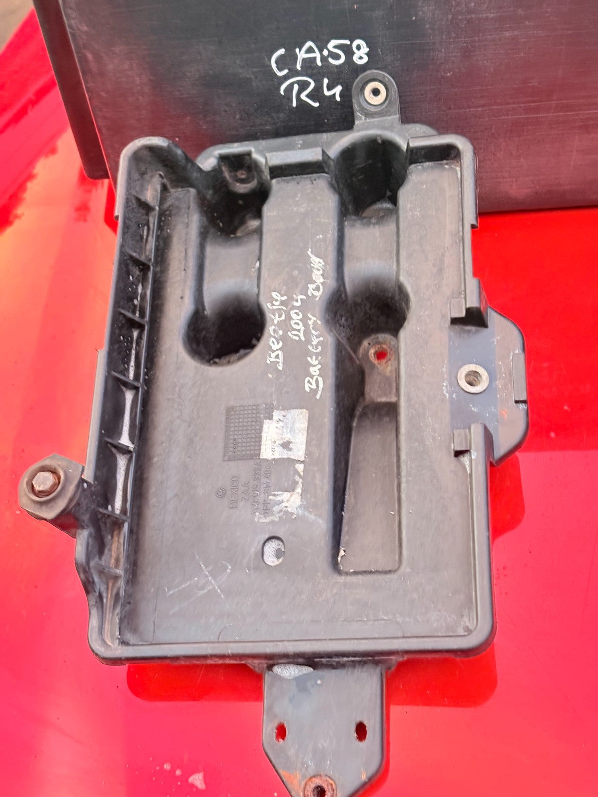 VW New Beetle Battery Tray Bracket 1Y0915333A 2002-2010 Hatch 03-10 Cabrio