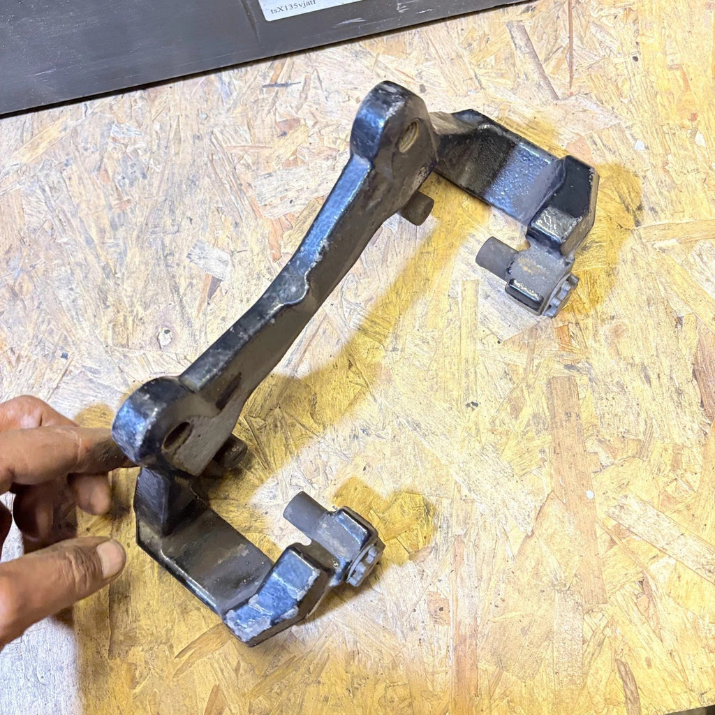 CITROEN C4 PICASSO MK1 2007-2013 FRONT RIGHT BRAKE CALIPER CARRIER BRACKET