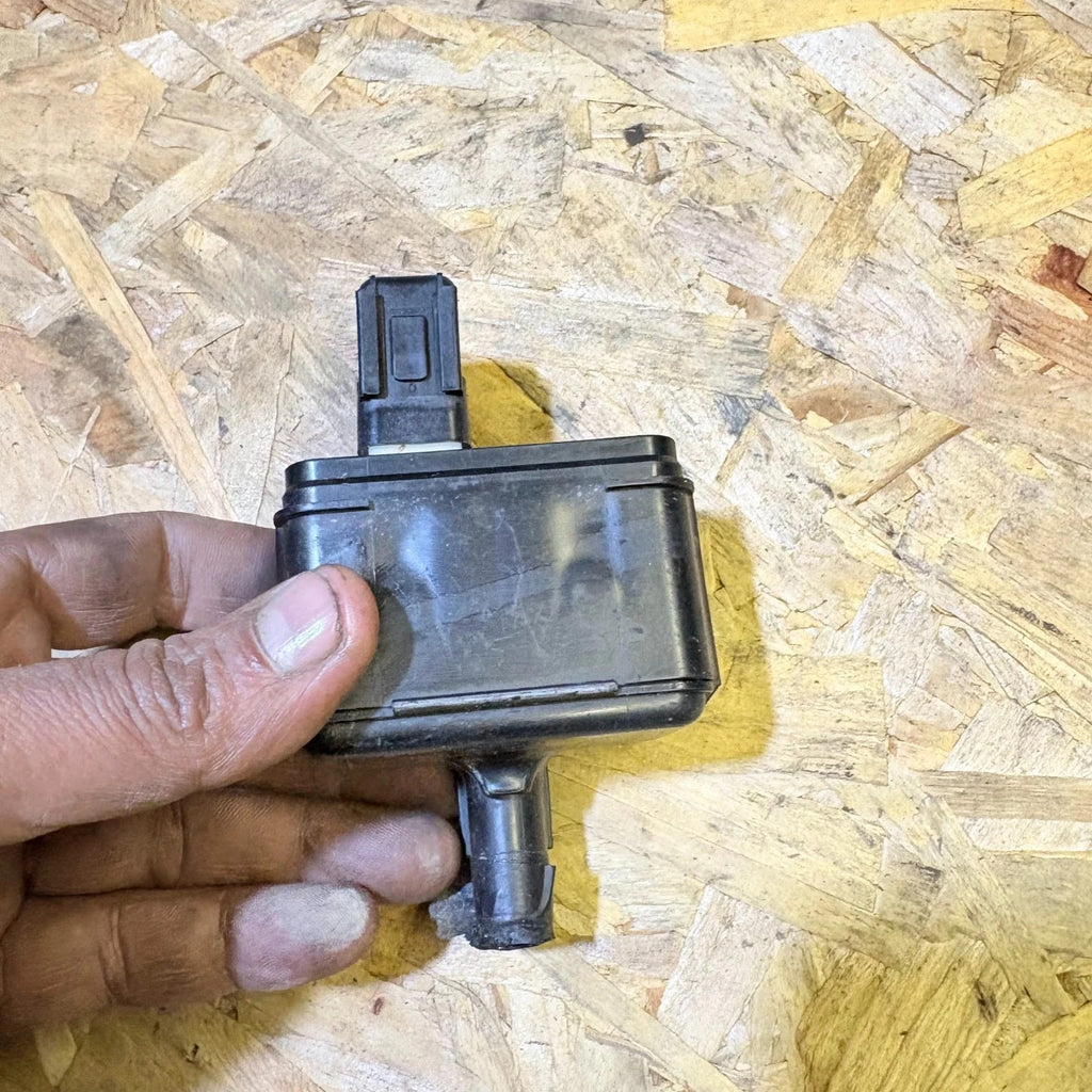 Cadillac CT5 Keyless Entry / TPMS Receiver Module 13535098 85104942 2020-2024