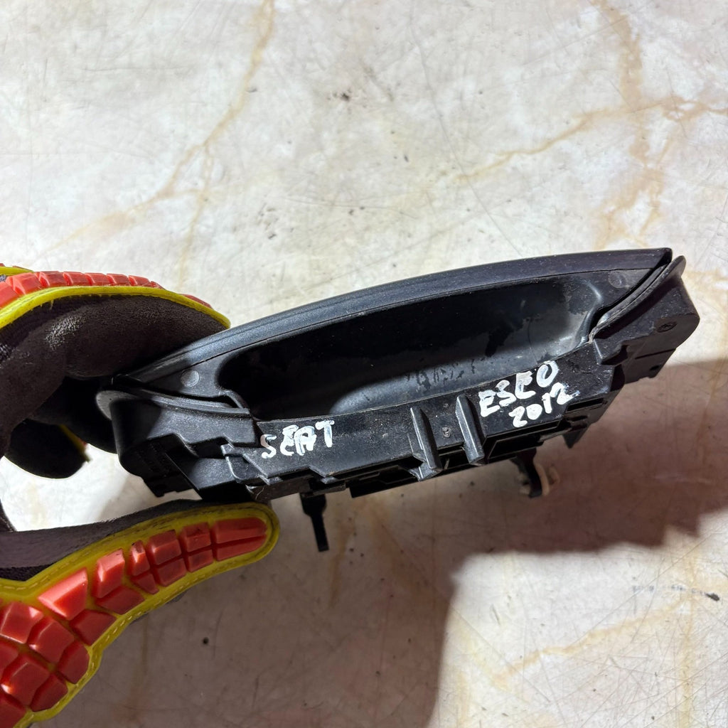 2012 SEAT EXEO FRONT PASSANGER LEFT SIDE DOOR HANDLE
