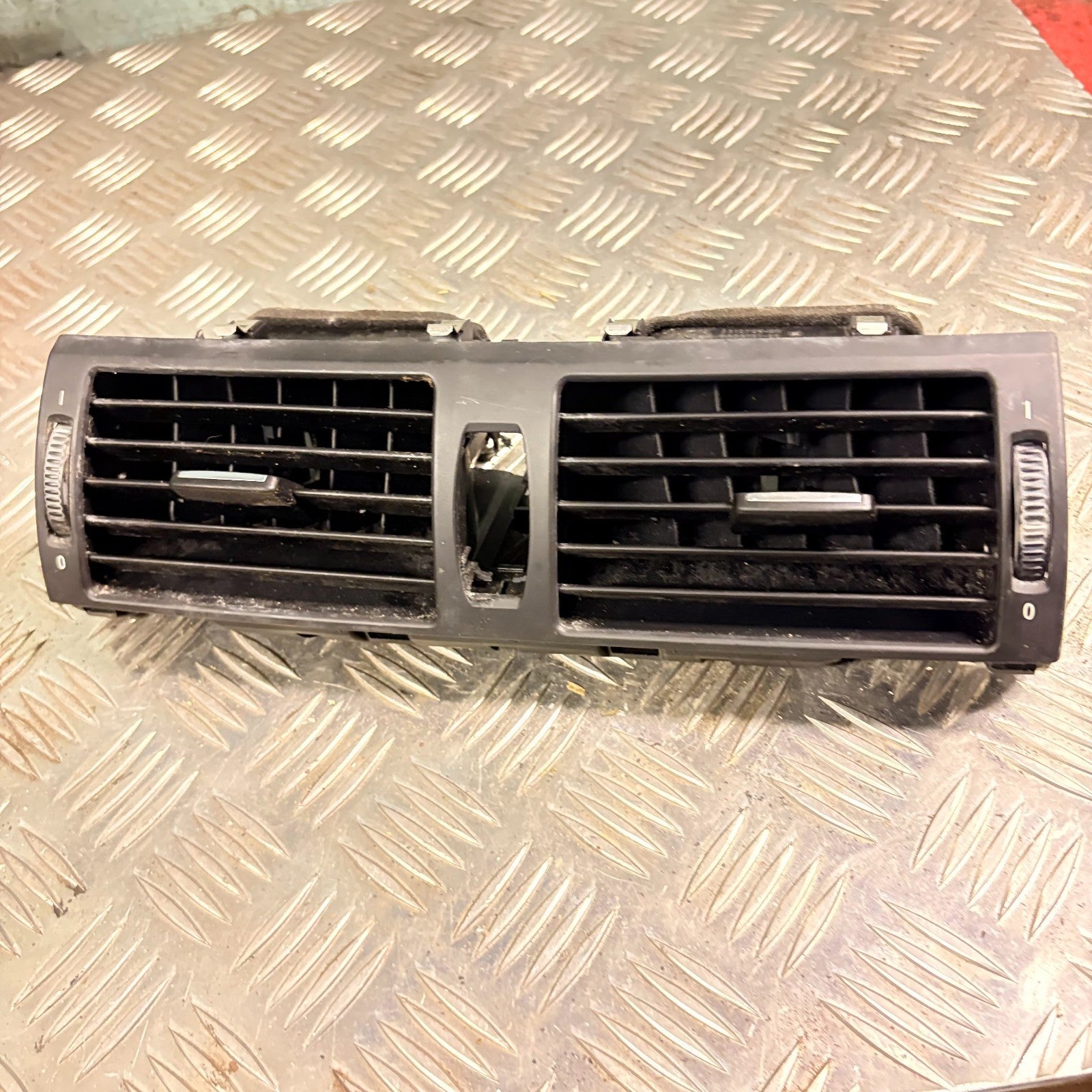 BMW X5 2006-2013 Dash Vent (Air Vent Grille) 921070503, 9210705-03