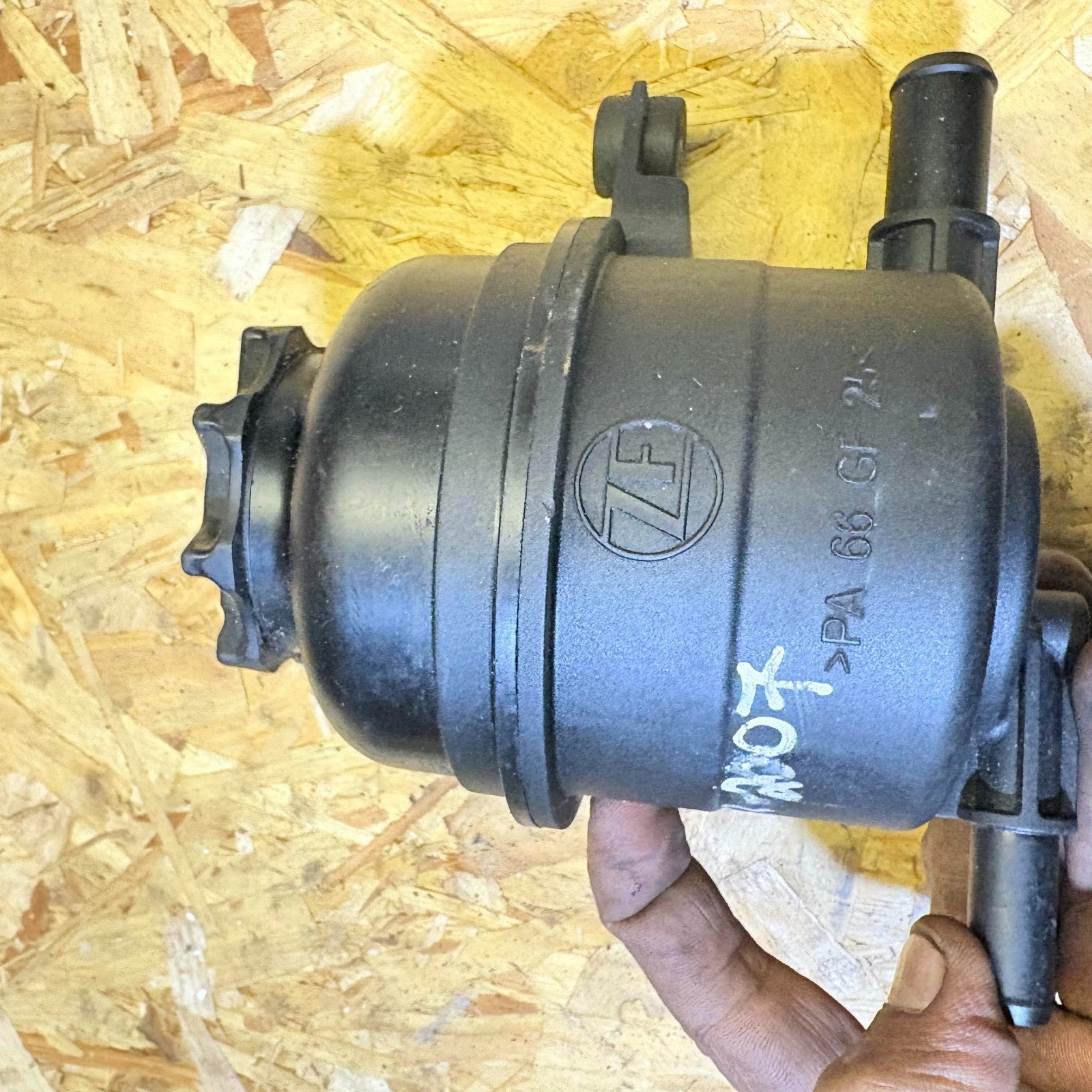 2005-2007 JAGUAR X-TYPE POWER STEERING FLUID RESERVOIR