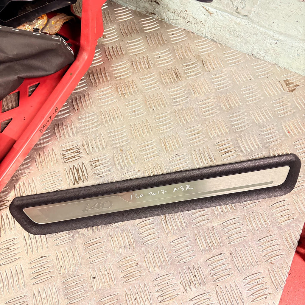 HYUNDAI I40 2017 REAR LEFT SIDE DOOR SILL STEP COVER TRIM