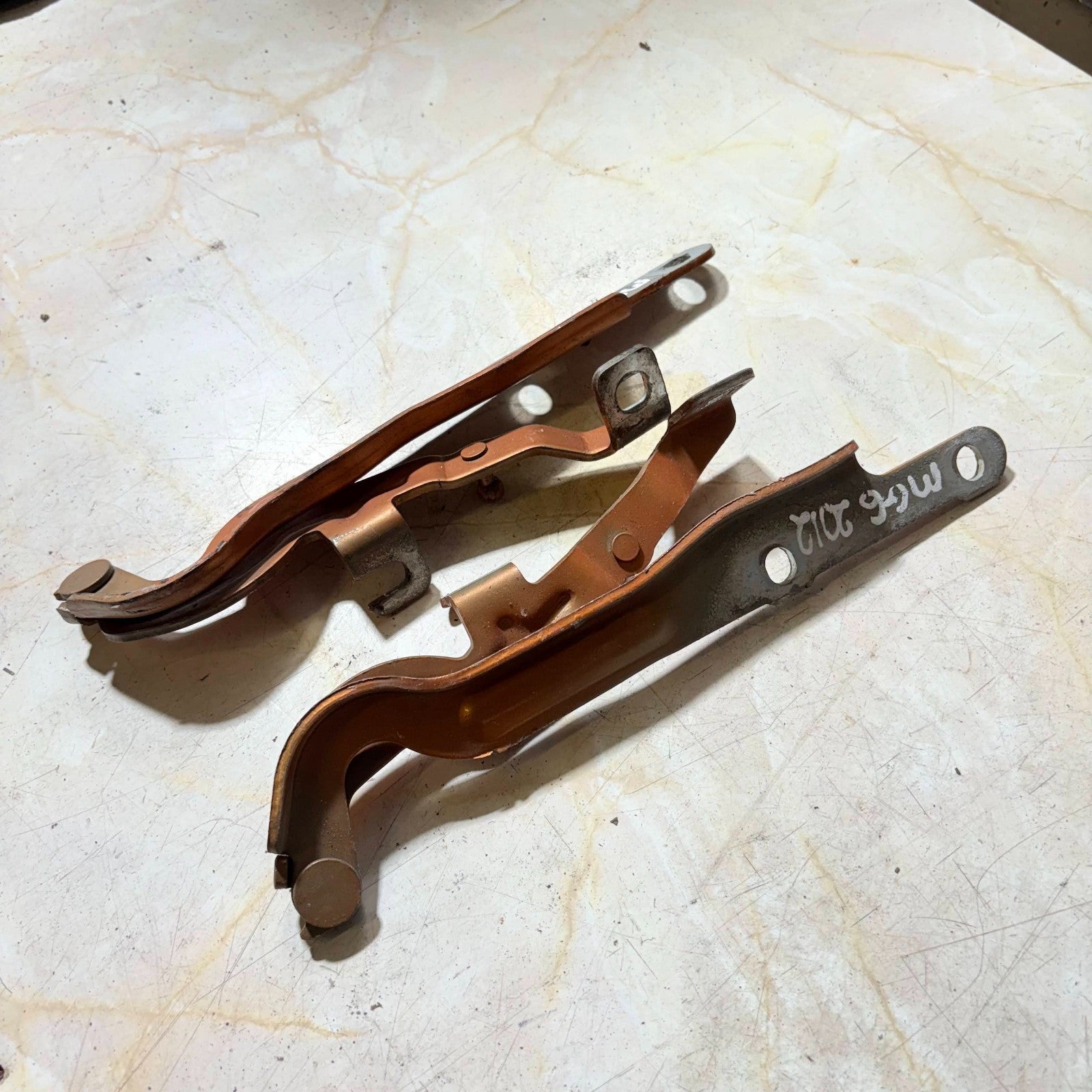 2012 MG MG6 BONNET HINGES BOTH SIDES IN ORANGE