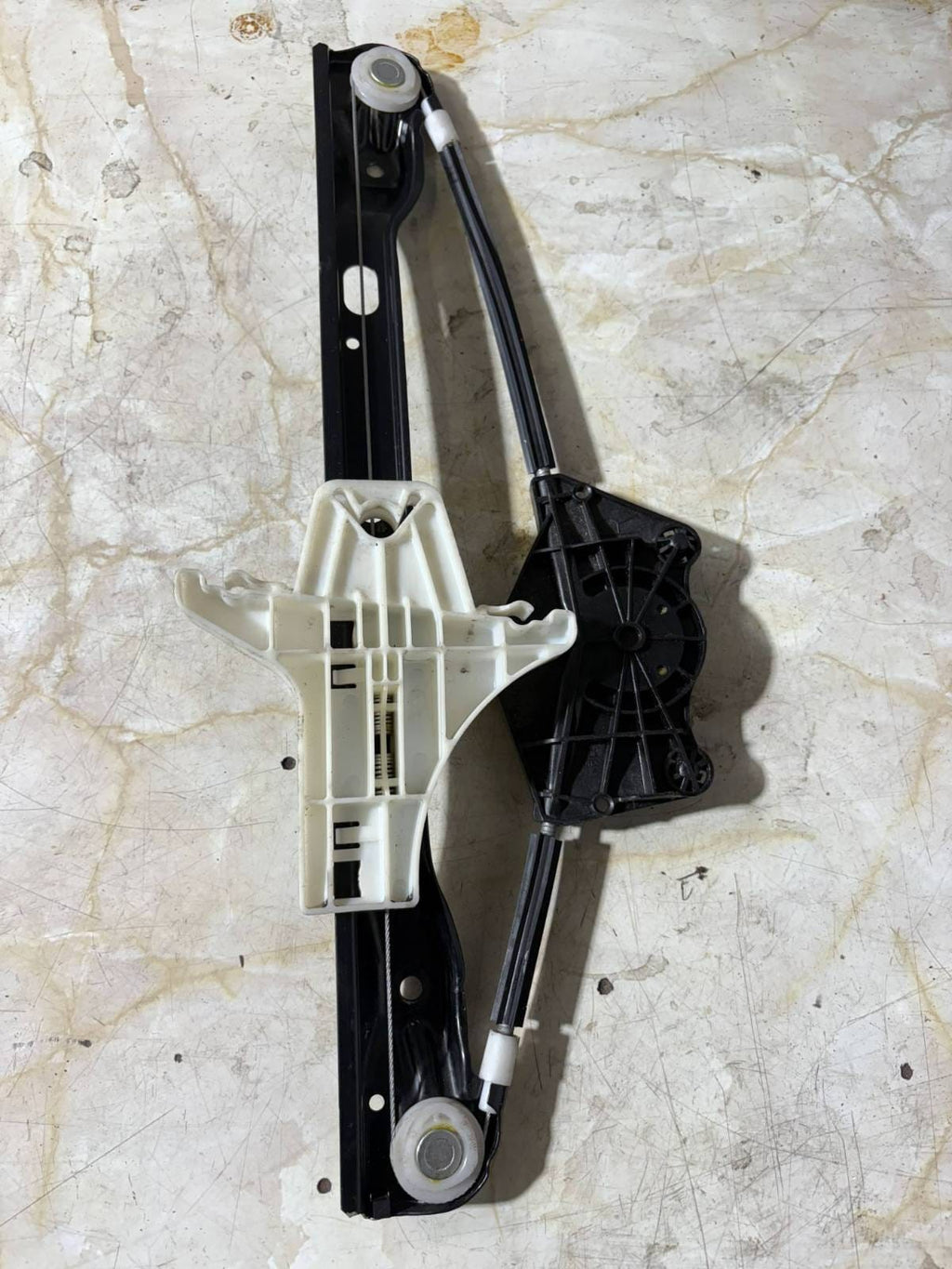 05-10 VW MK5 Golf GTI Door Right Rear Electric Window Regulator *118128E #E3-5
