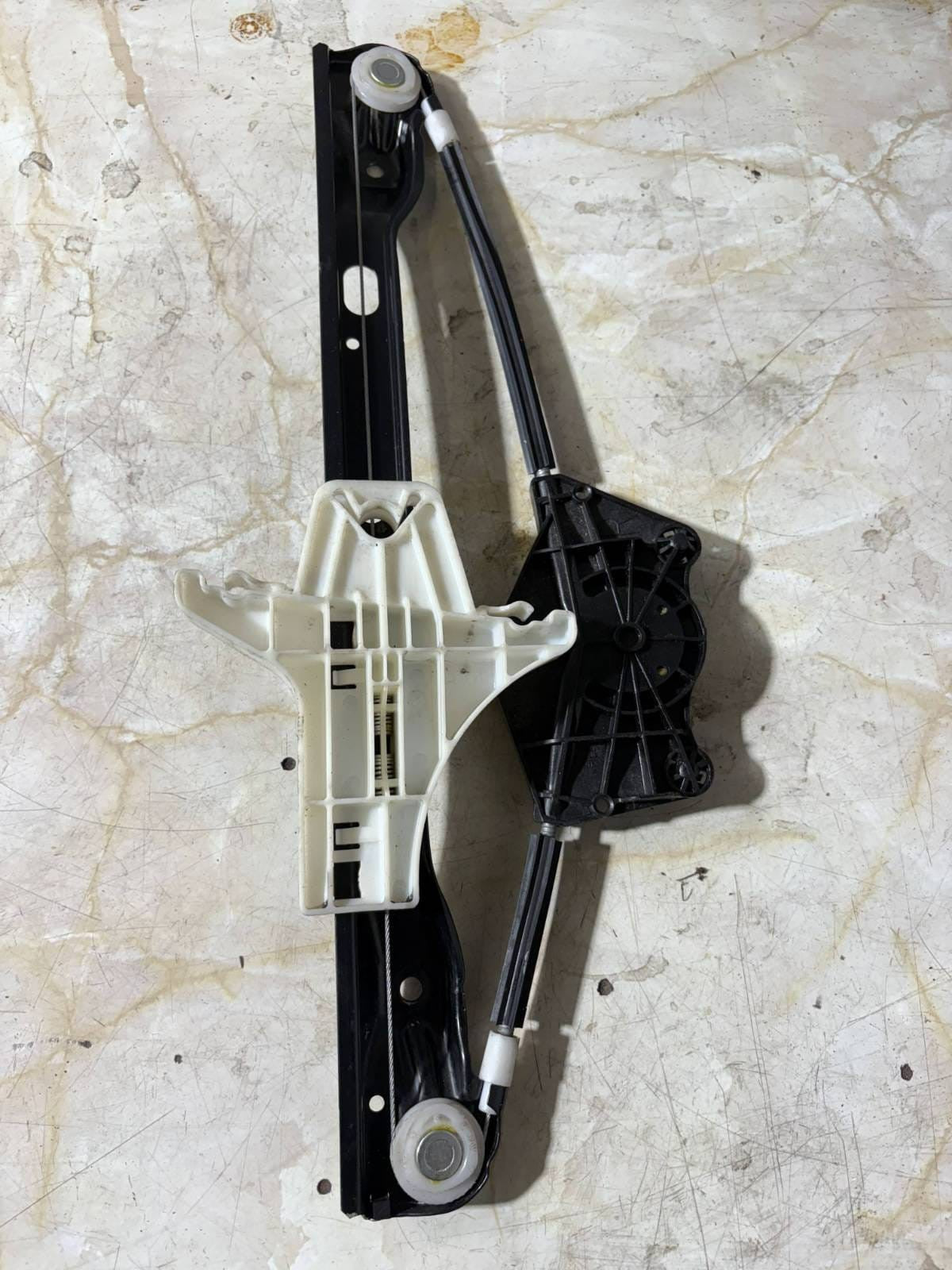05-10 VW MK5 Golf GTI Door Right Rear Electric Window Regulator *118128E #E3-5