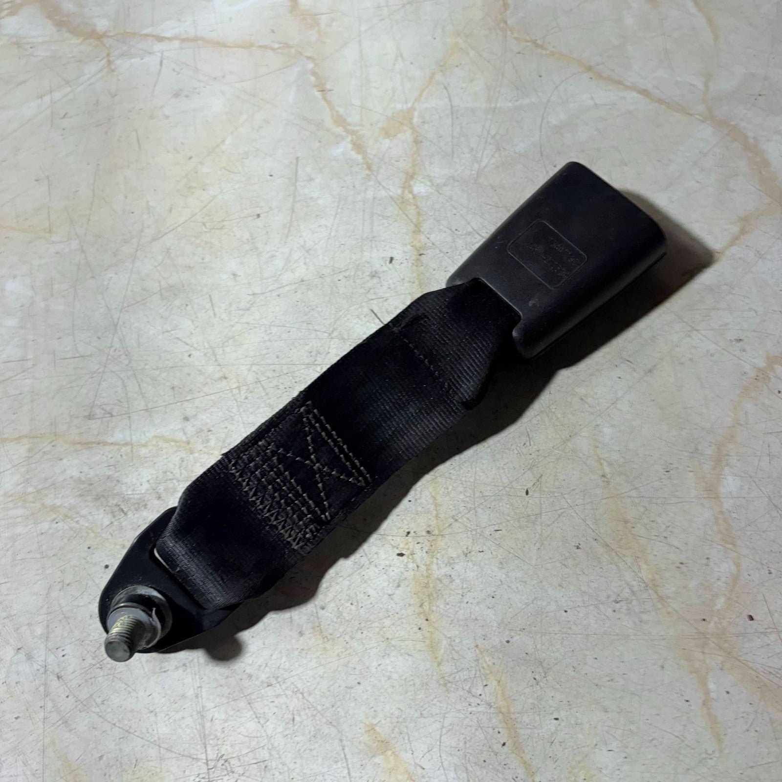 Alfa Romeo 2001-2006 Driver Side Rear Seatbelt Buckle 10447090