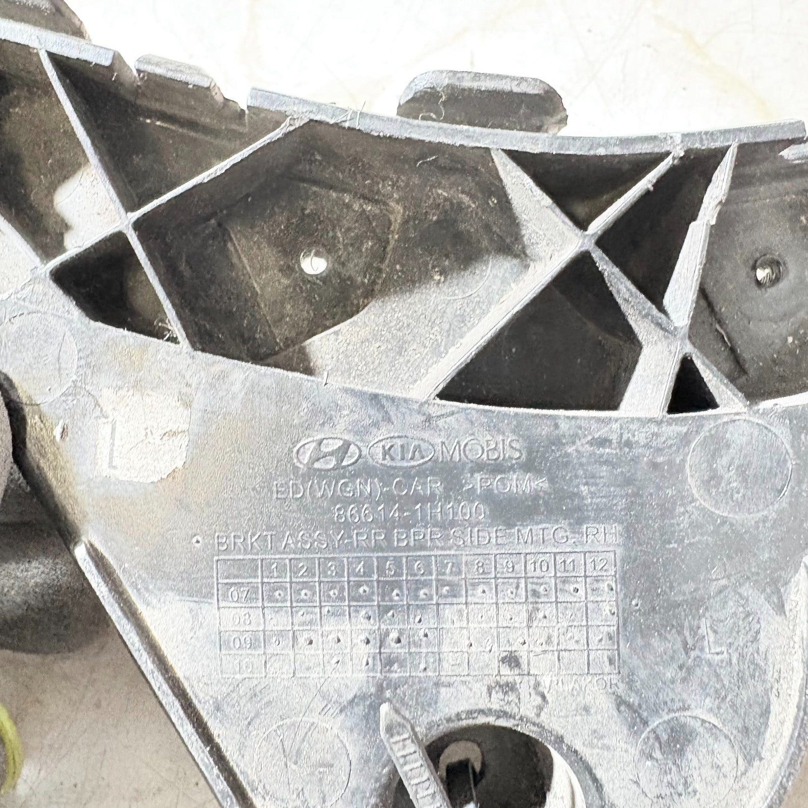 Kia Ceed 2007-2012 Rear Bumper Bracket Holder Left,Right 86614-1H100