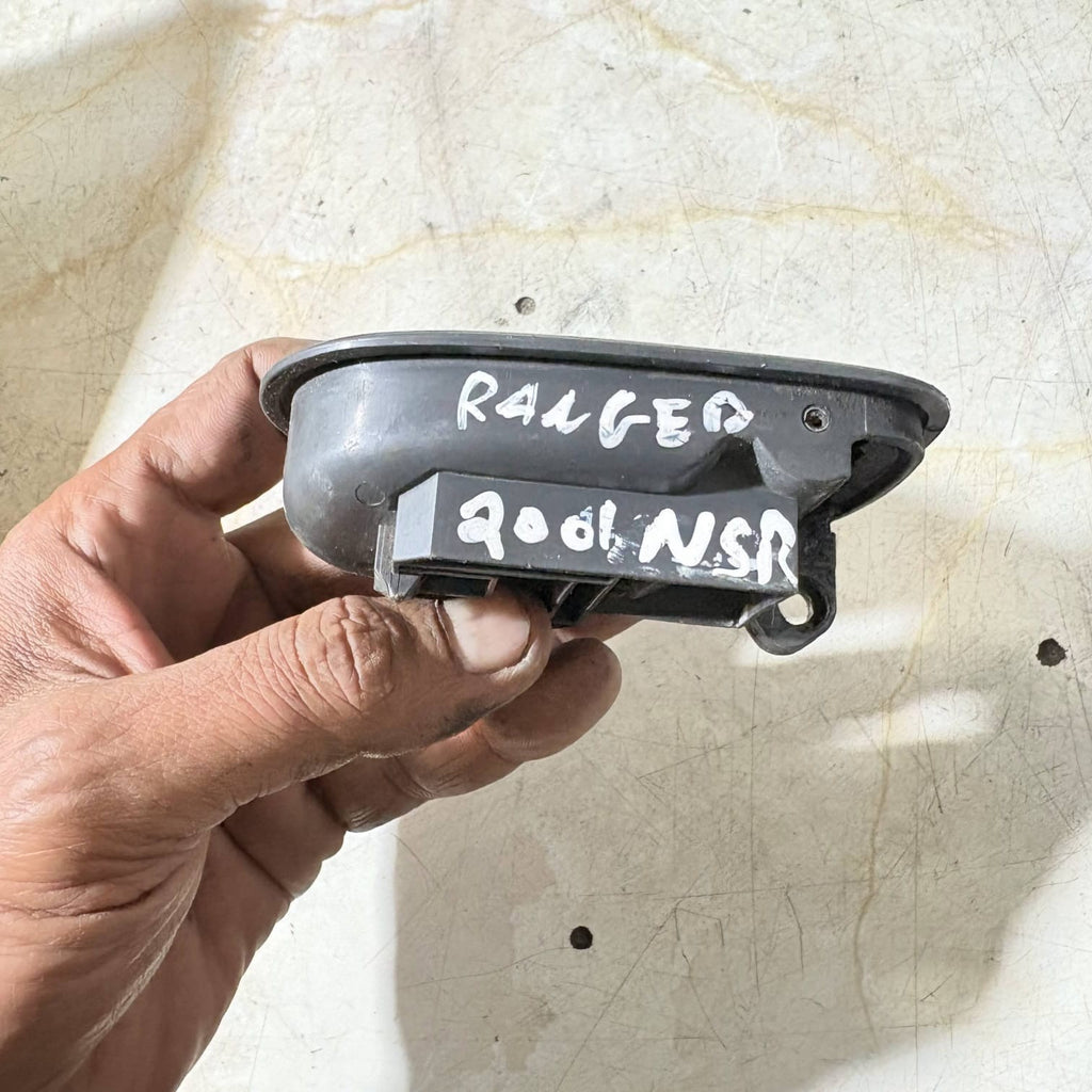 TOYOTA COROLLA Passenger Rear SIDE DOOR HANDLE 2001 69207-12020