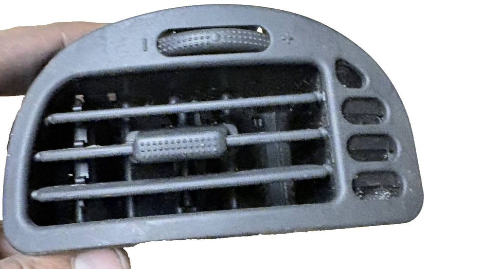 Citroen Saxo Dash Air Vent Left NS Passenger 1996-2003 9634834677 9617705677