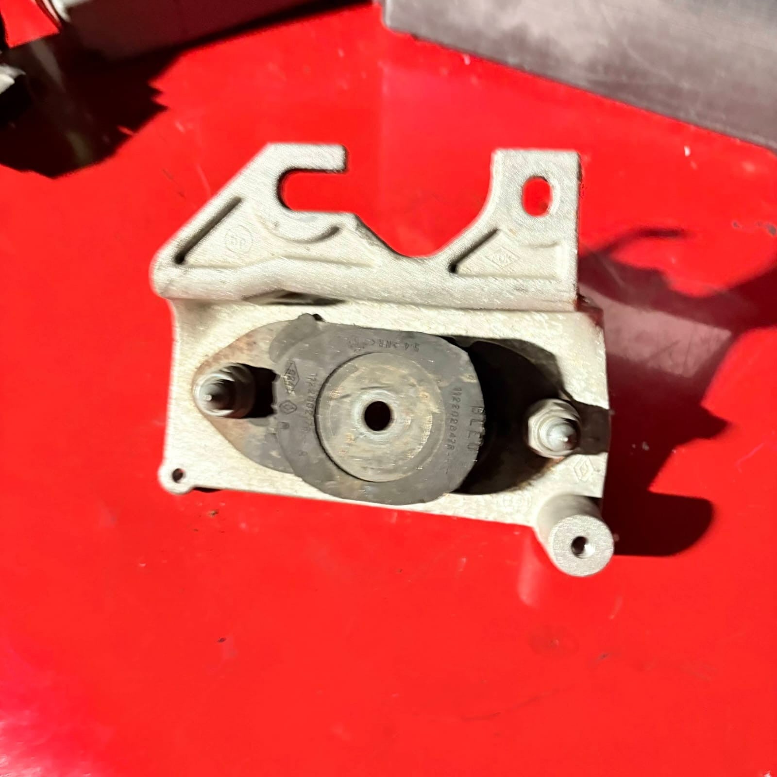 RENAULT CLIO MK4 ENGINE MOUNT 112228880R 0.9 TCE H4B 400 2018