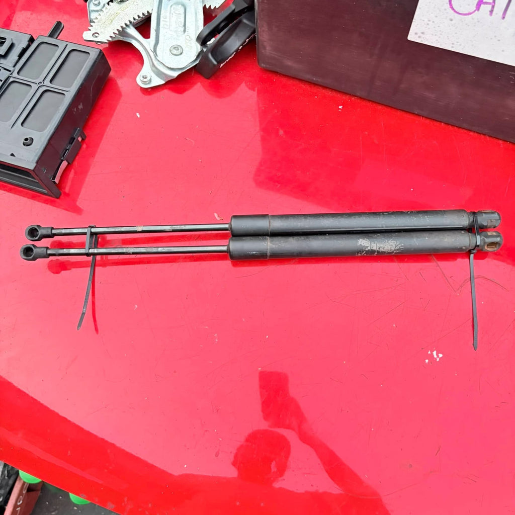 AUDI A7 BONNET GAS STRUT LEFT & RIGHT 4G8823359A 2004