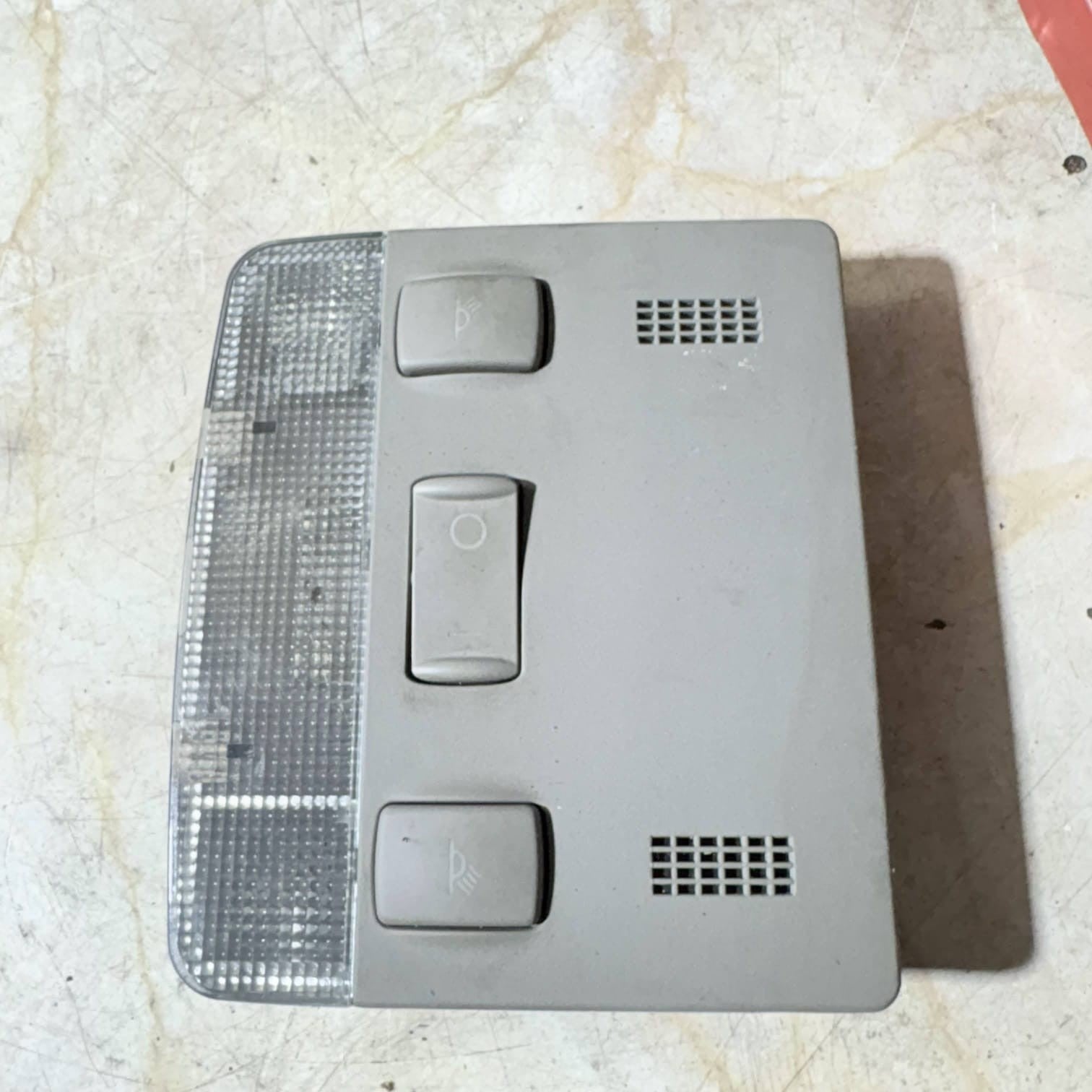 Audi A2 8Z Interior Map Reading Light Grey Platinum 8Z0947111 2001