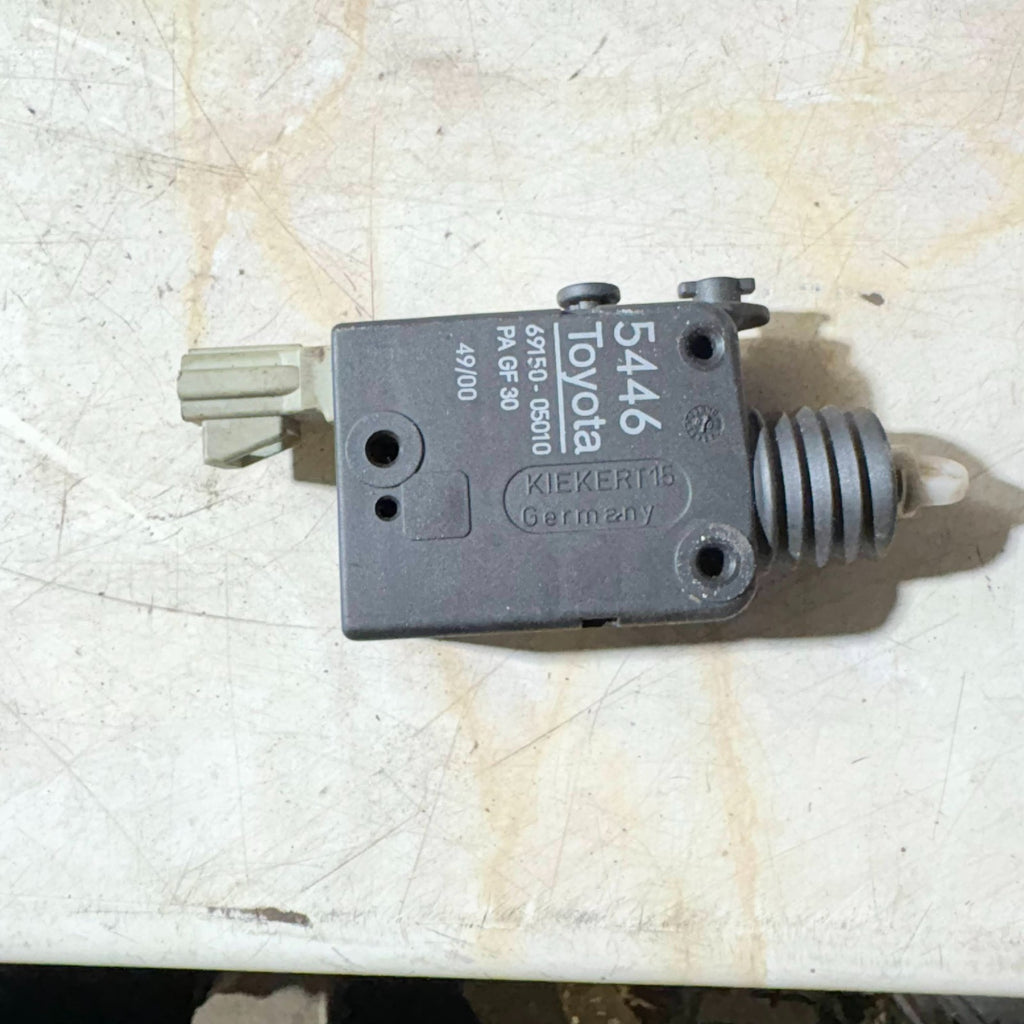 Toyota Avensis D4D Tailgate Locking Actuator 69150-05010