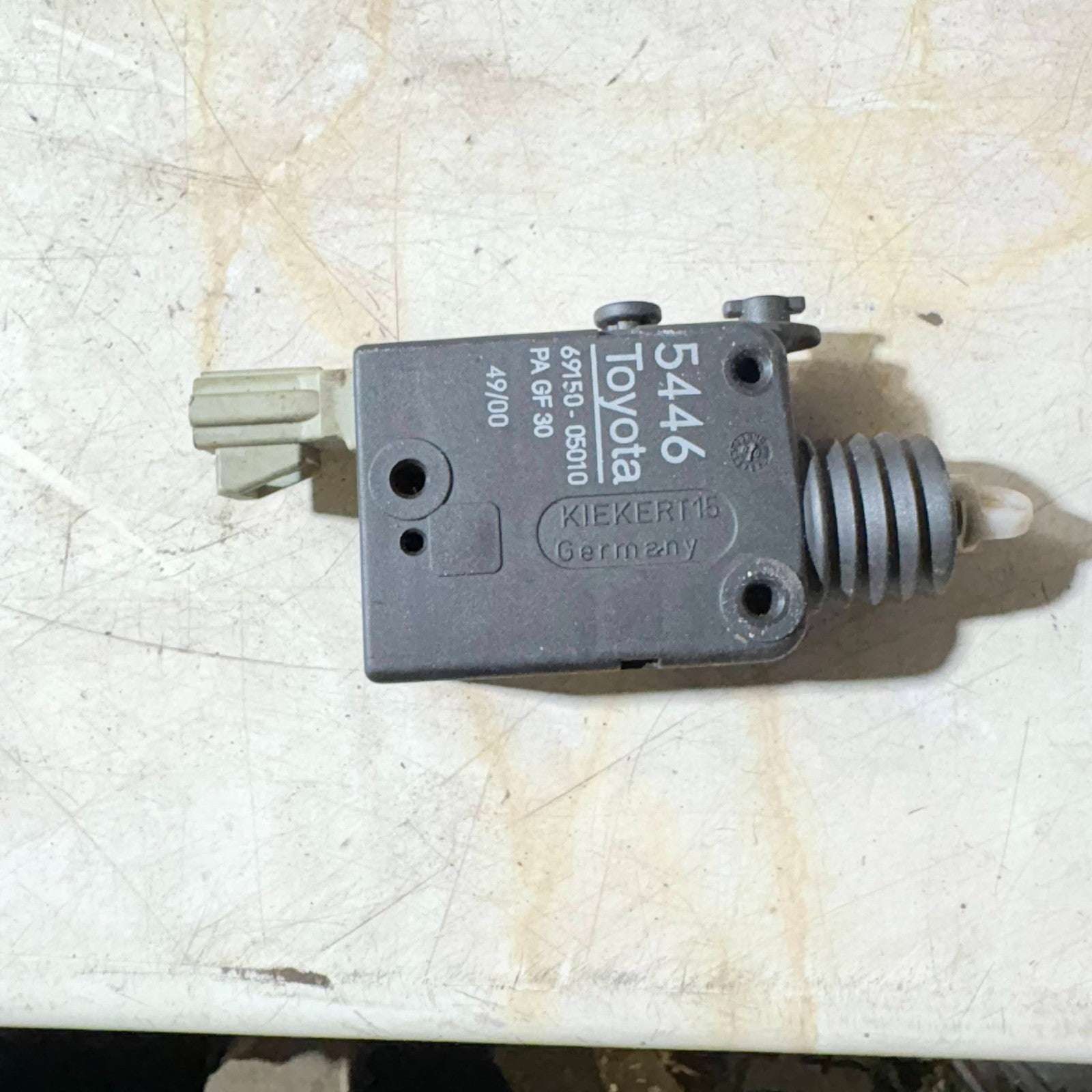Toyota Avensis D4D Tailgate Locking Actuator 69150-05010