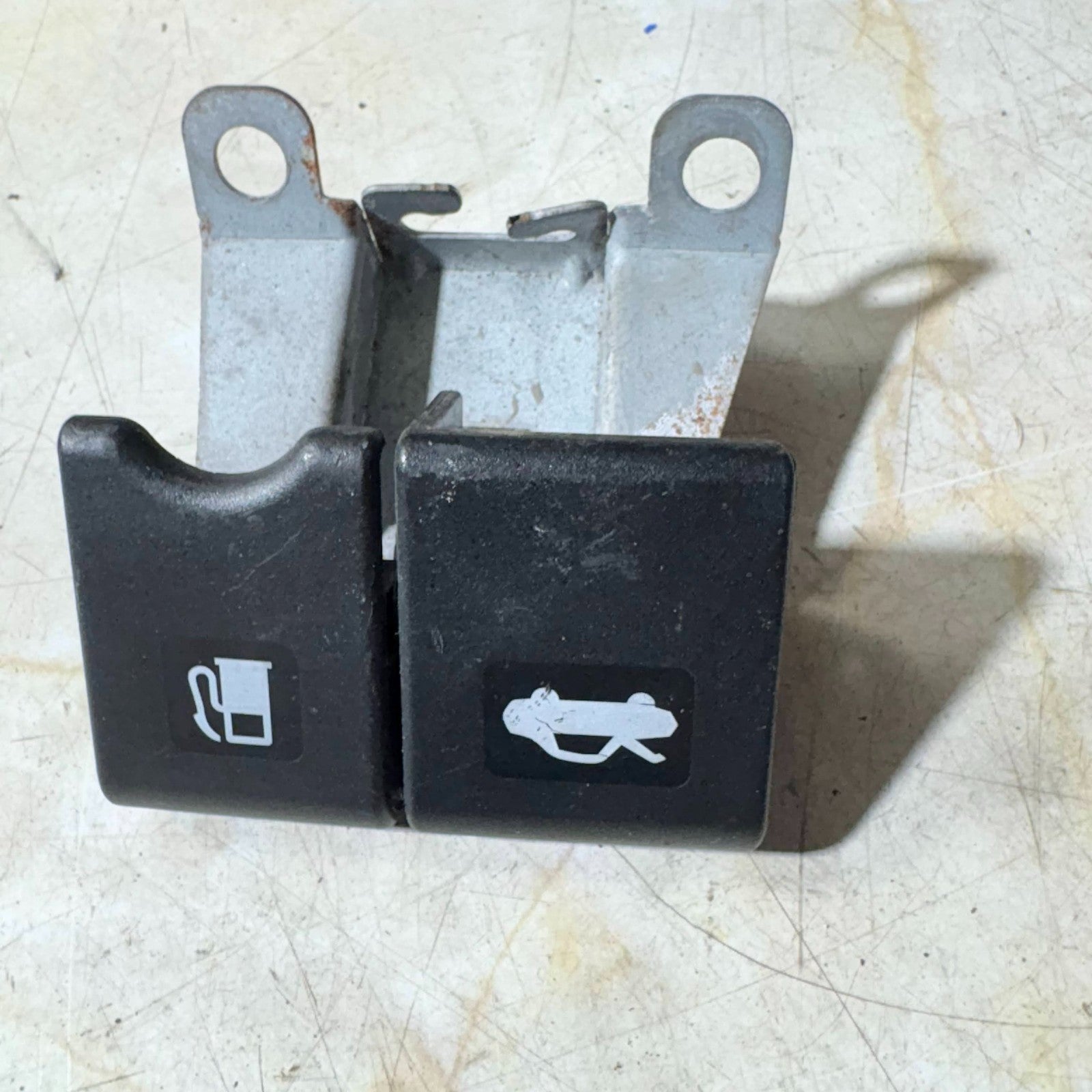 Nissan Cube Bonnet & Fuel Flap Release Switch Button