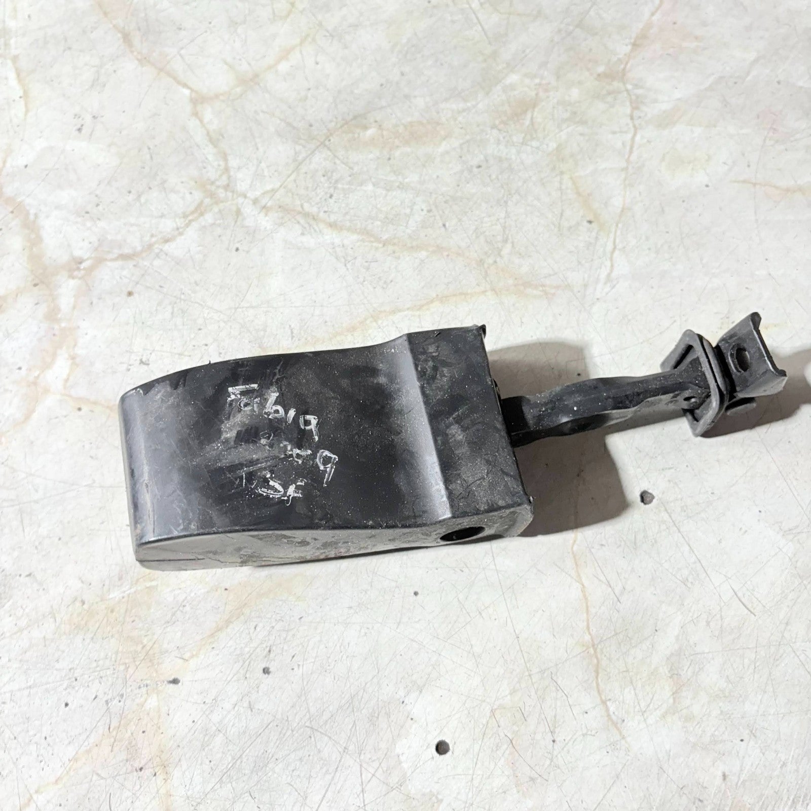 2007-2014 SKODA FABIA LEFT PASSENGER SIDE FRONT DOOR CHECK STRAP STOPPER
