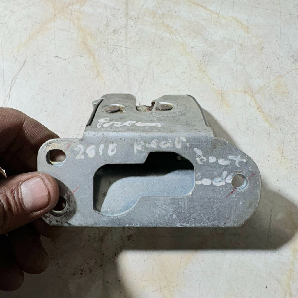 PROTON GEN-2 2010 5DR REAR TAILGATE BOOT LOCK CATCH