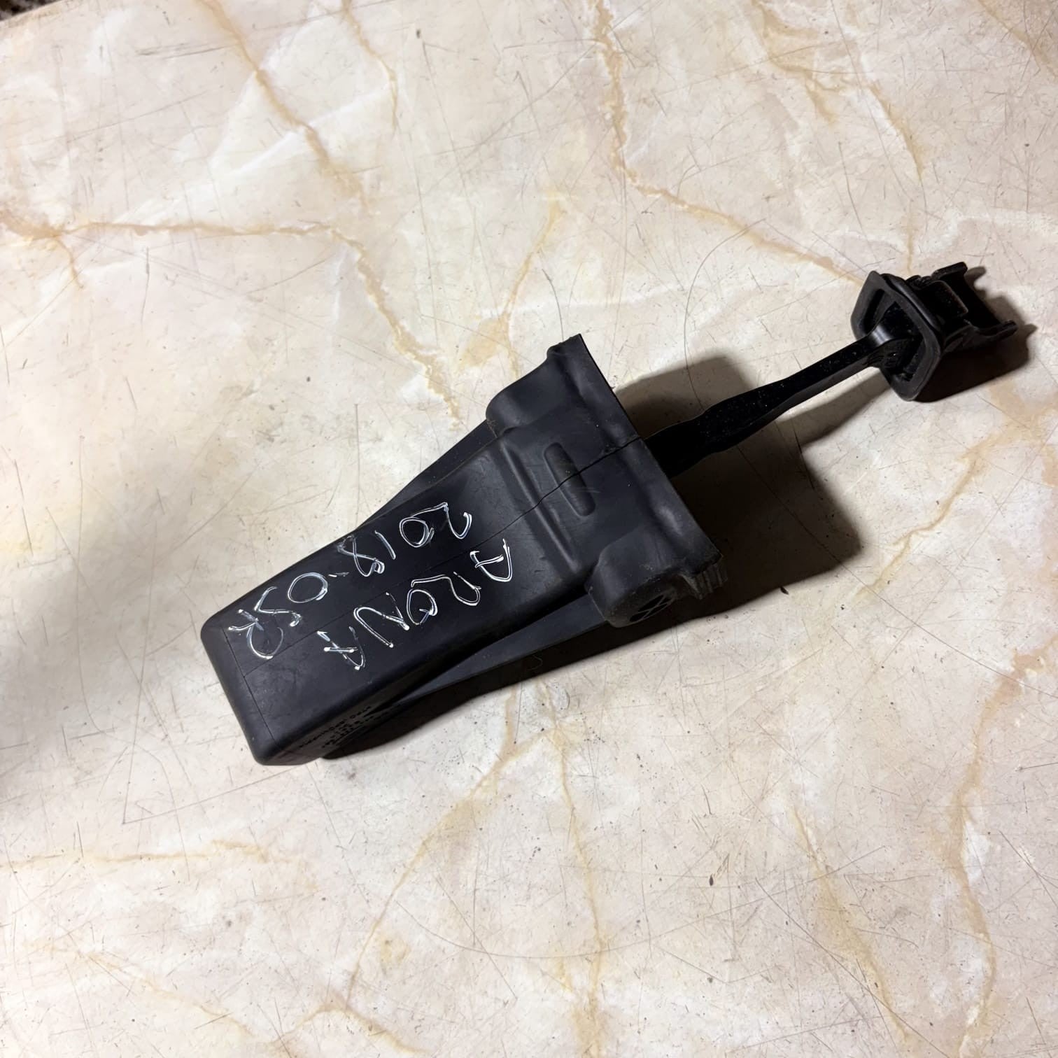2018 SEAT IBIZA 6F DRIVER REAR CHECK STRAP STOPPER 6F0839249 6F0839267