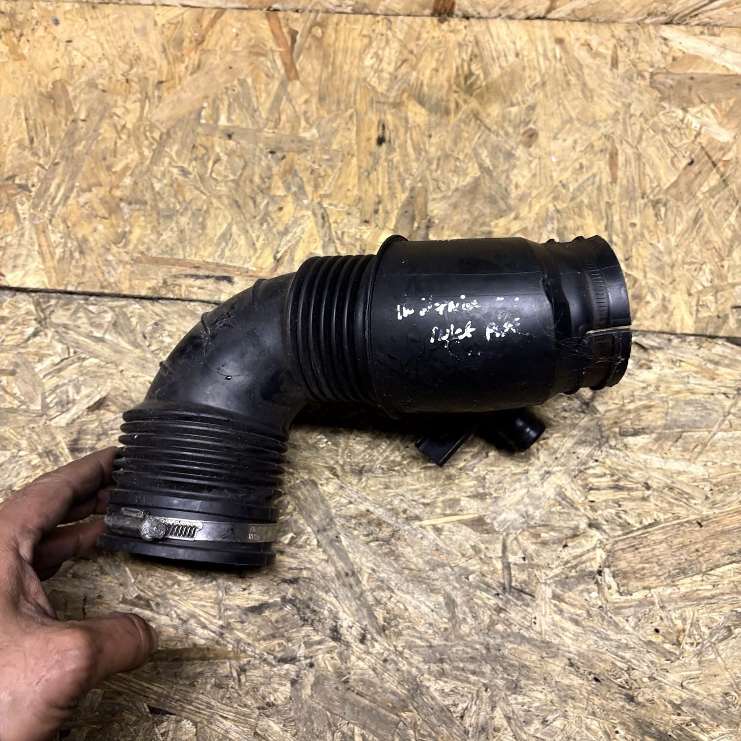 Vauxhall Opel Insignia Mk1 2.0 CDTi A20DTH Air Intake Pipe Hose 55561787 09-17