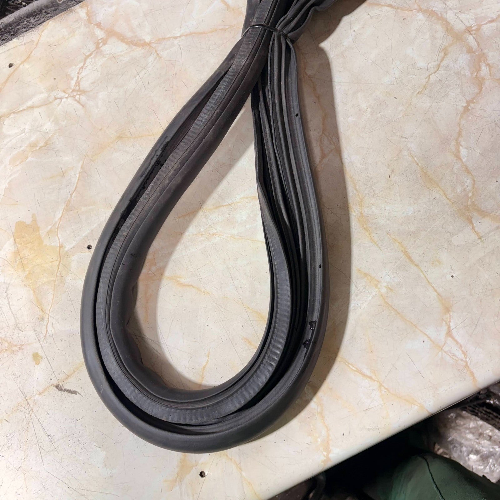 SEAT IBIZA MK4 2008-2017 FRONT LEFT N/S PASSENGER DOOR RUBBER SEAL 6J4867365A