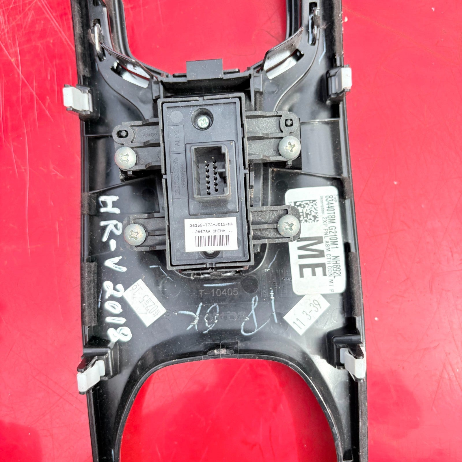 Honda HRV 2015-2020 AUTOMATIC CENTRE CONSOLE TRIM IN BLACK SWITCHES 83440T8M