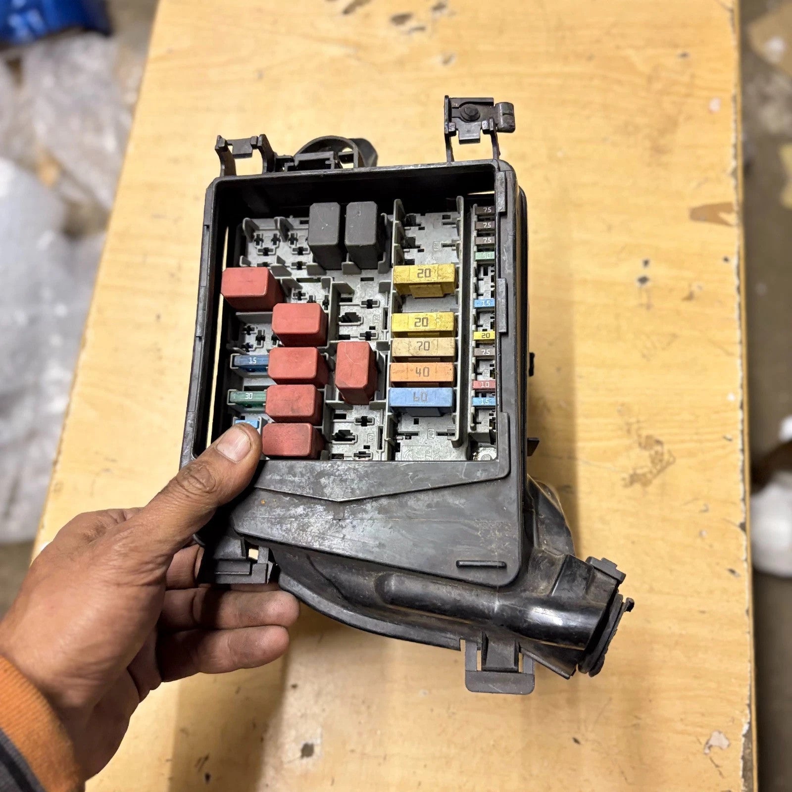Fiat 500 2009 Engine Bay Fuse Box Relay Box Under Bonnet Power Distribution