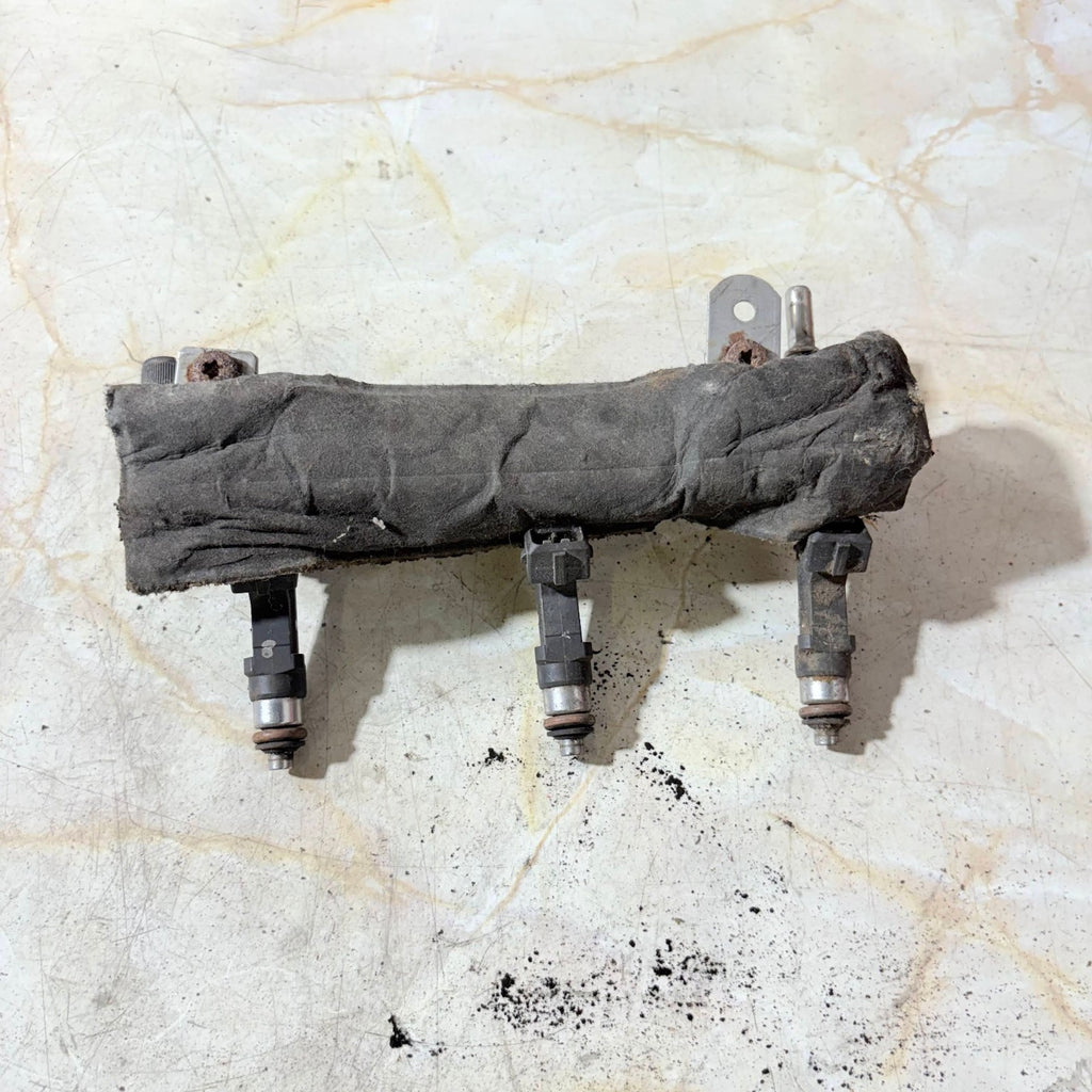 VAUXHALL CORSA D FUEL RAIL & INJECTORS 0280151207 BOSCH