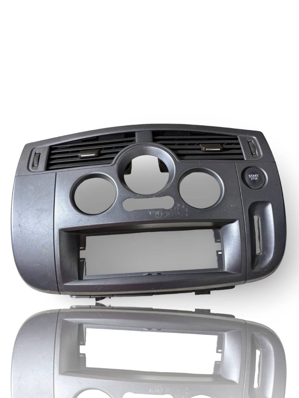 RENAULT GRAND SCENIC CENTRE DASH CONSOLE WITH CD PALYER E8200140717 8200550822