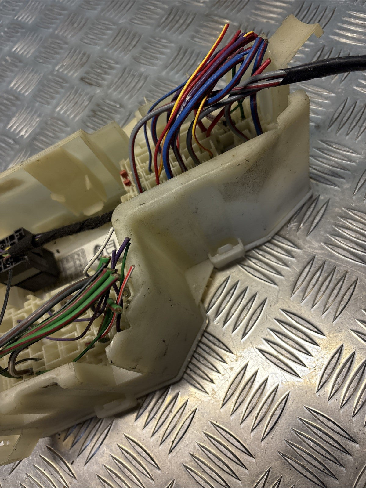2009 LAND ROVER FREELANDER 2 HST FUSE BOX