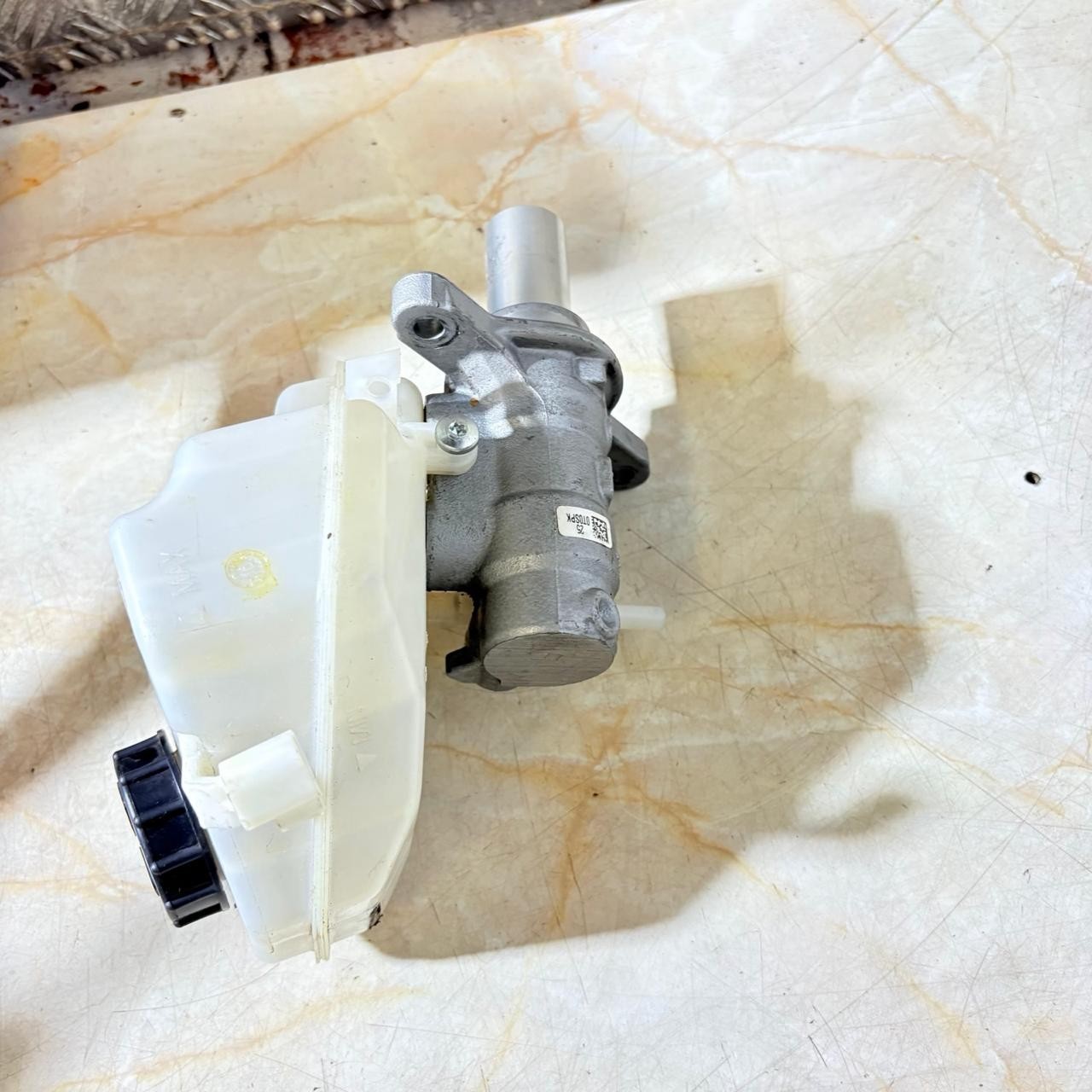 RANGE ROVER EVOQUE 2013-2018 BRAKE CYLINDER TANK 03.3508-8563.1