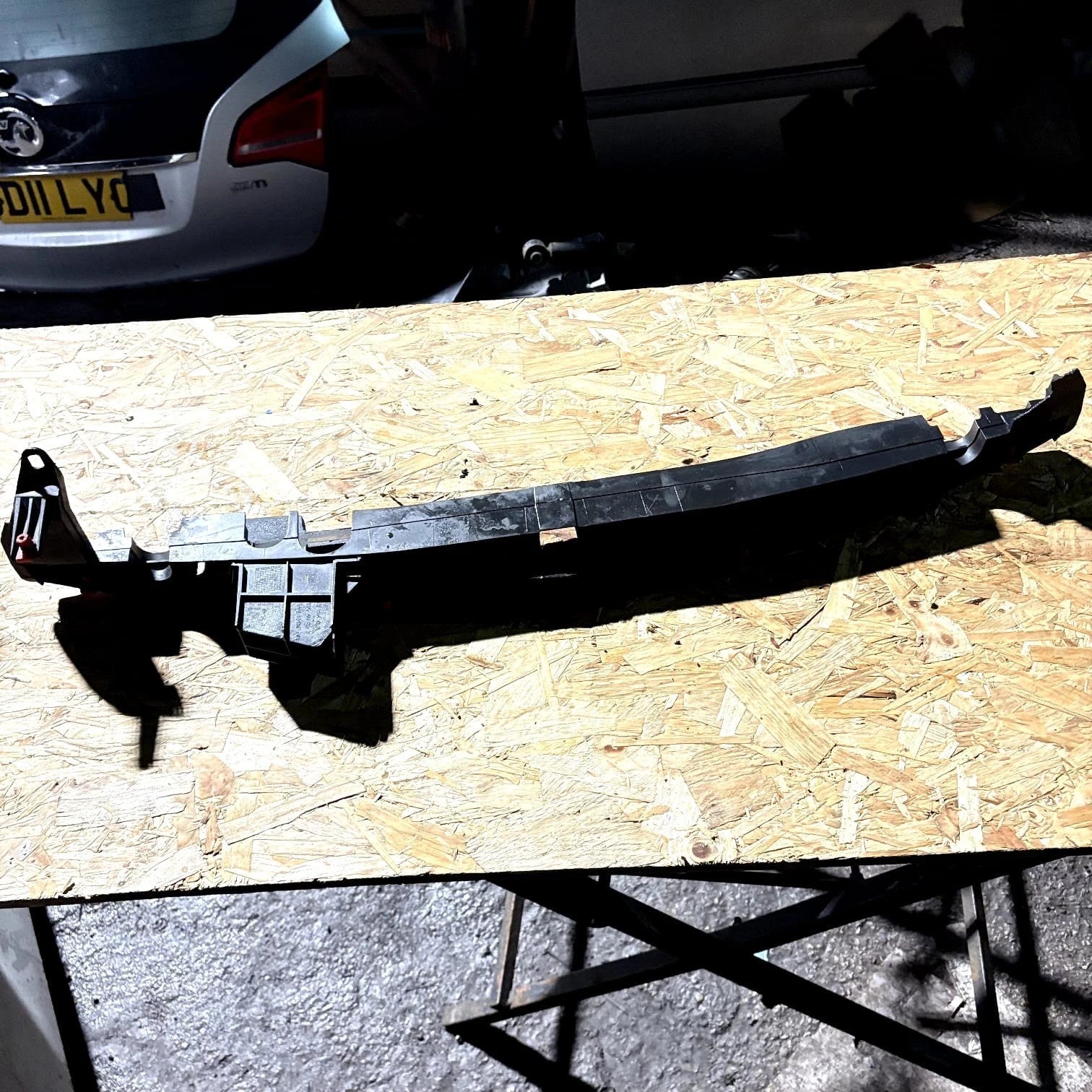 VAUXHALL MERIVA FRONT SLAM PANEL HOLDER BRACKET 13334028