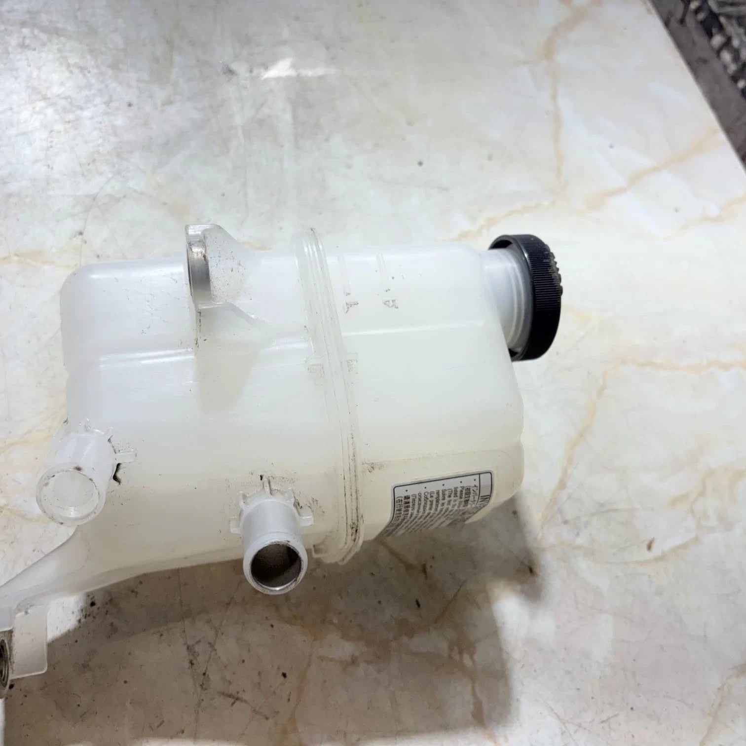 TOYOTA PRIUS 2013 1.8 HYBRID HEADER WATER COOLANT EXPANSION BOTTLE TANK & PIPE