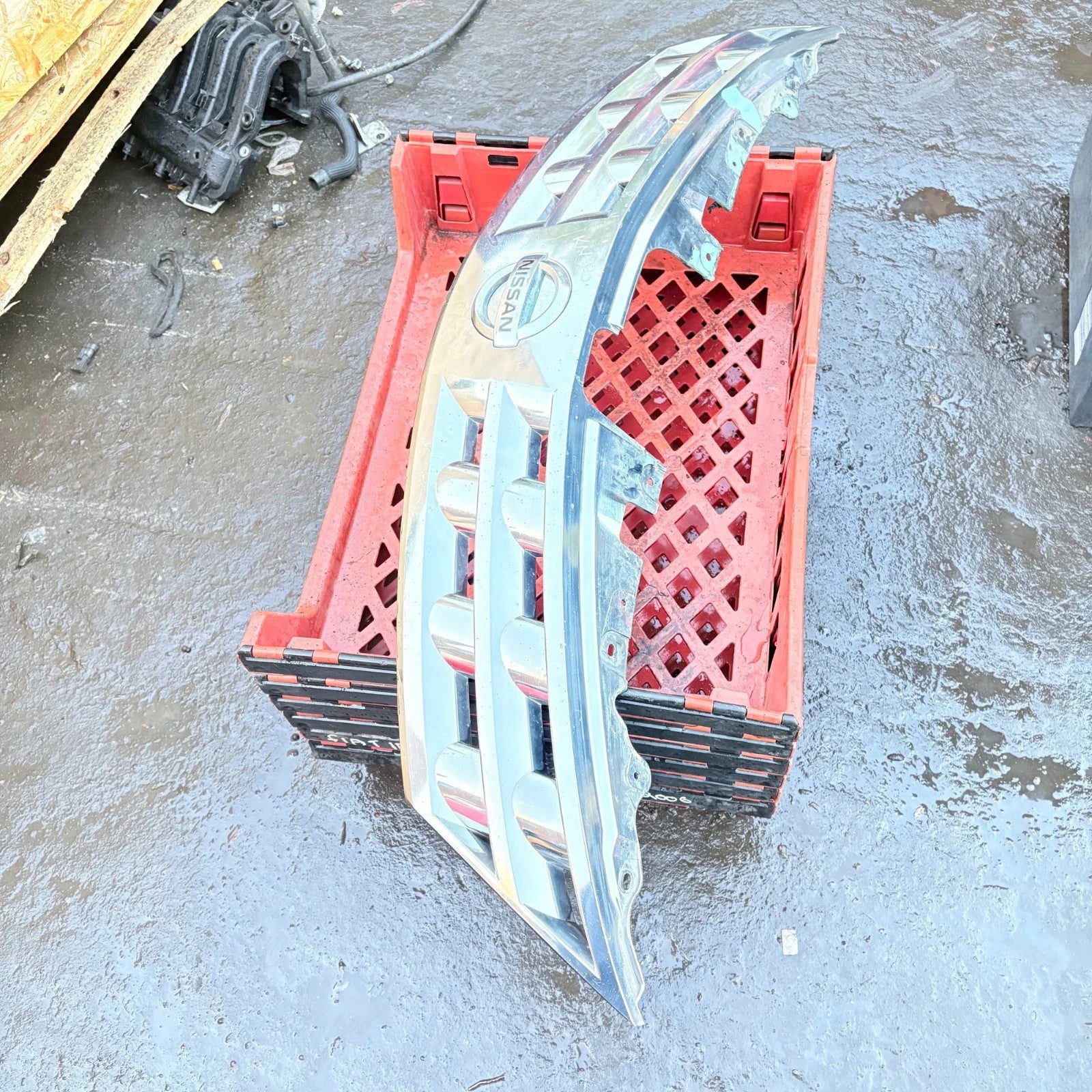 Nissan Murano Z50 2003-2006 Front Bumper Upper Grille 62310-CA000 / CA00A