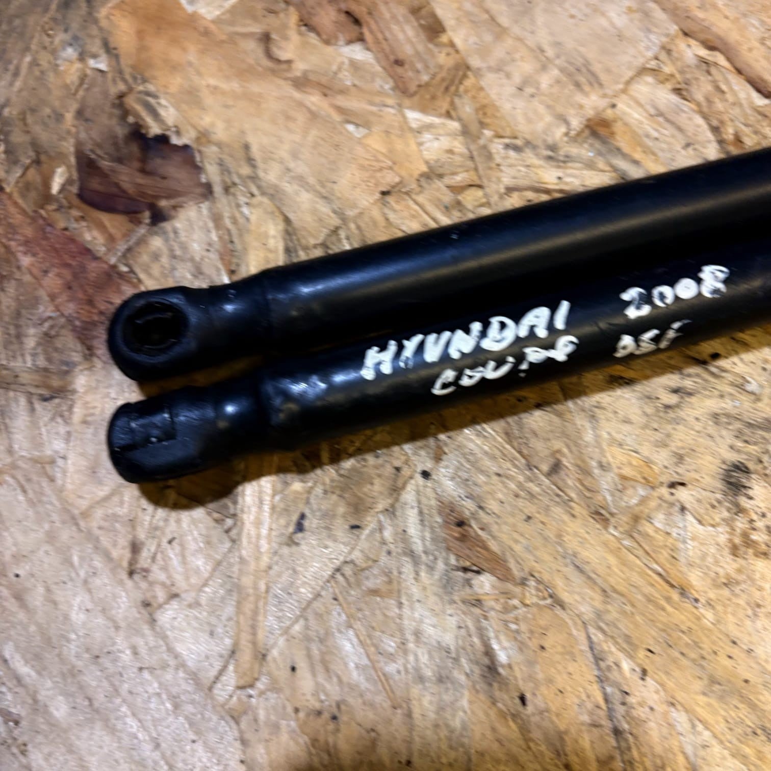 HYUNDAI COUPE 2008-2010 FRONT RIGHT O/S DRIVER SIDE SUSPENSION STRUT SHOCK