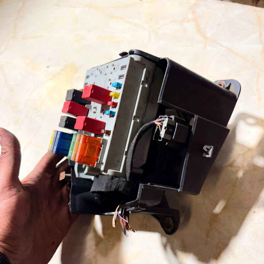 2005 FIAT PUNTO FUSE BOX