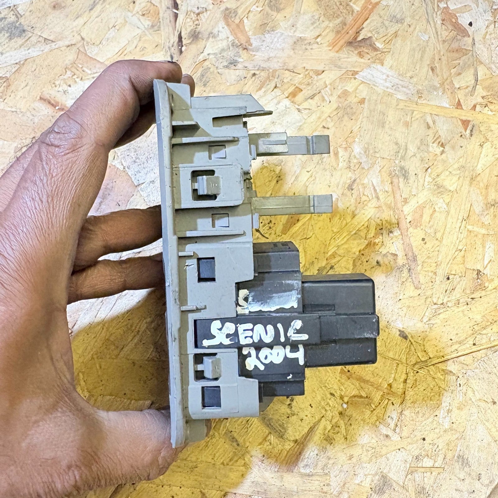 RENAULT SCENIC 2007 MK2 (2002-2008) HEADLIGHT ADJUSTER SWITCH 8200243296